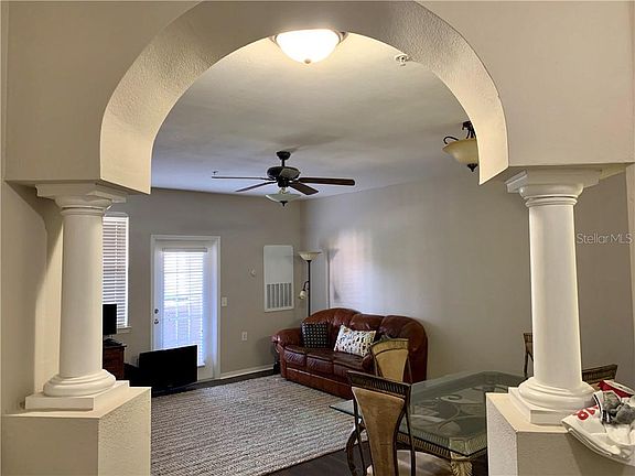 3rd image of 1710 Villa Capri Cir APT 313