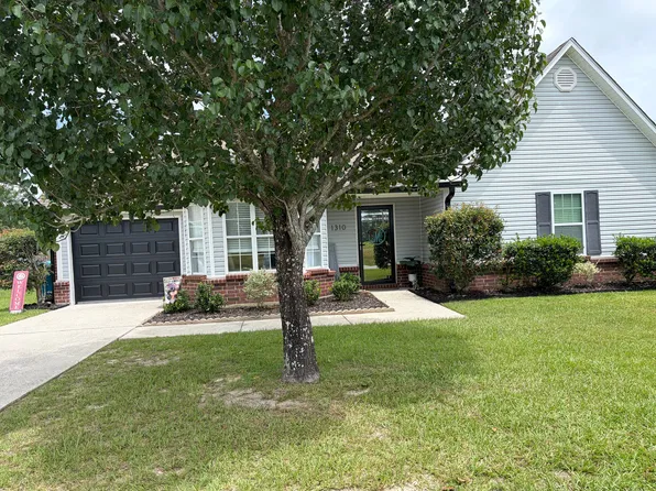 1310 Deana Rd, Ocean Springs, MS 39564