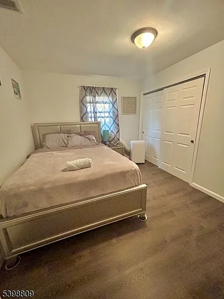 2 bed, 1.0 bath, $2,200 — Photo 4