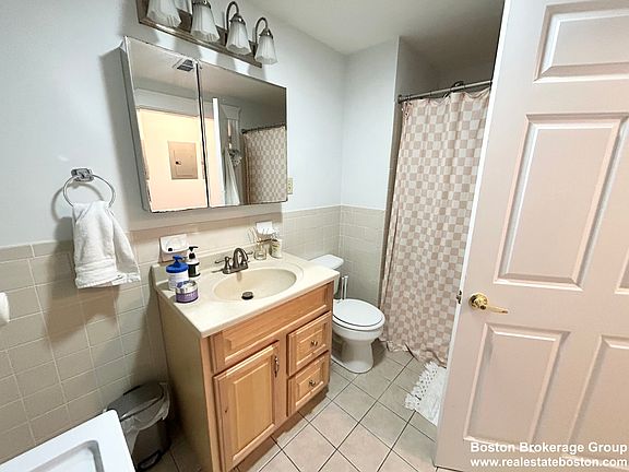 5th image of 916 Dorchester Ave #2