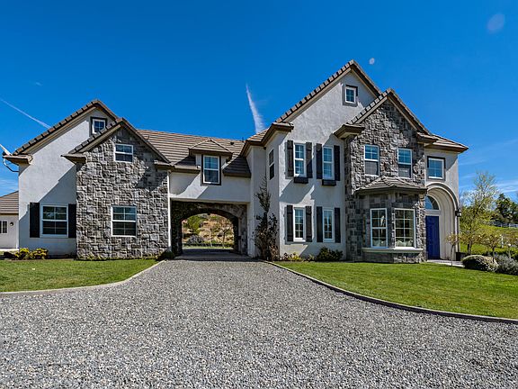 2nd image of 41320 Avenida Conchita