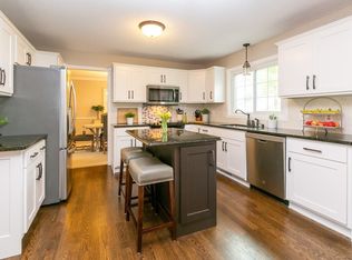 7567 Eileen St, Eden Prairie, MN 55346