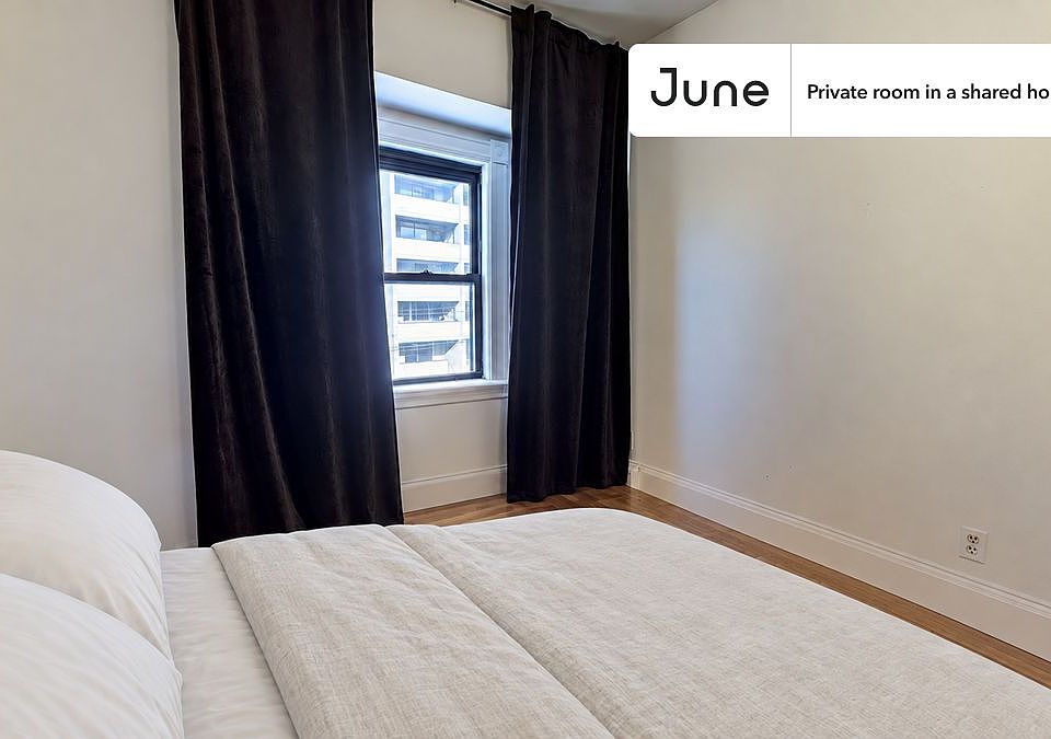 1st image of 132 Chiswick Rd #2B
