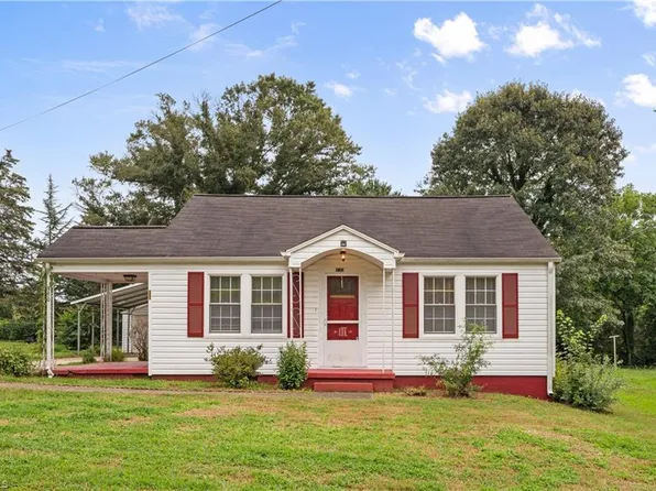 330 Skyview Dr, Winston Salem, NC 27127