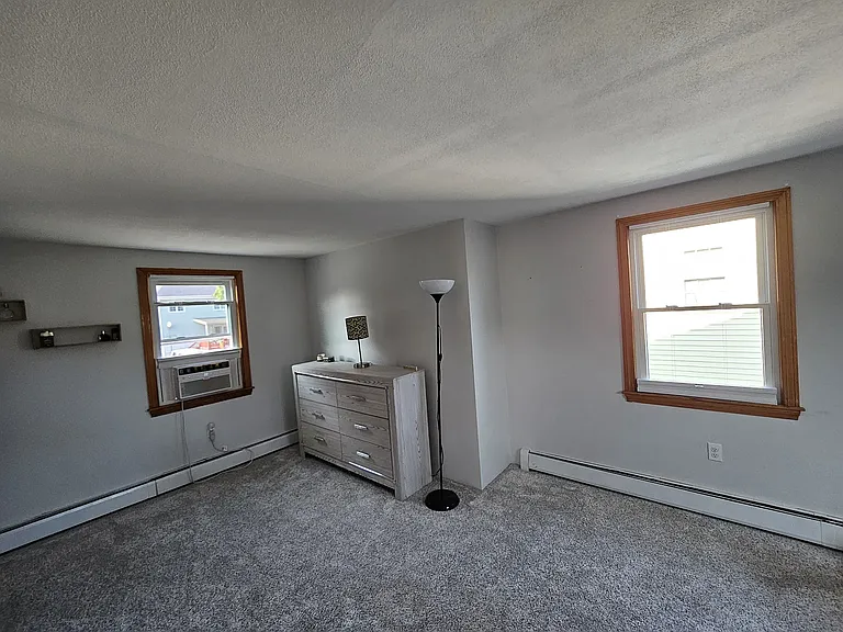 23 Sanford St — Photo 16