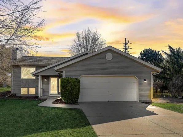 6338 Scenic Dr EAST East, West Bend, WI 53095