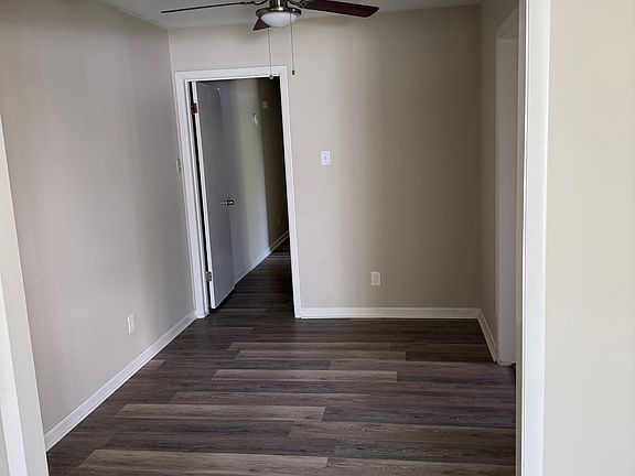 2nd image of 7 Bobolink Cir #W