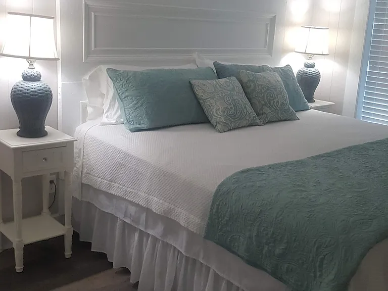 2nd bedroom with king bed - linens not included