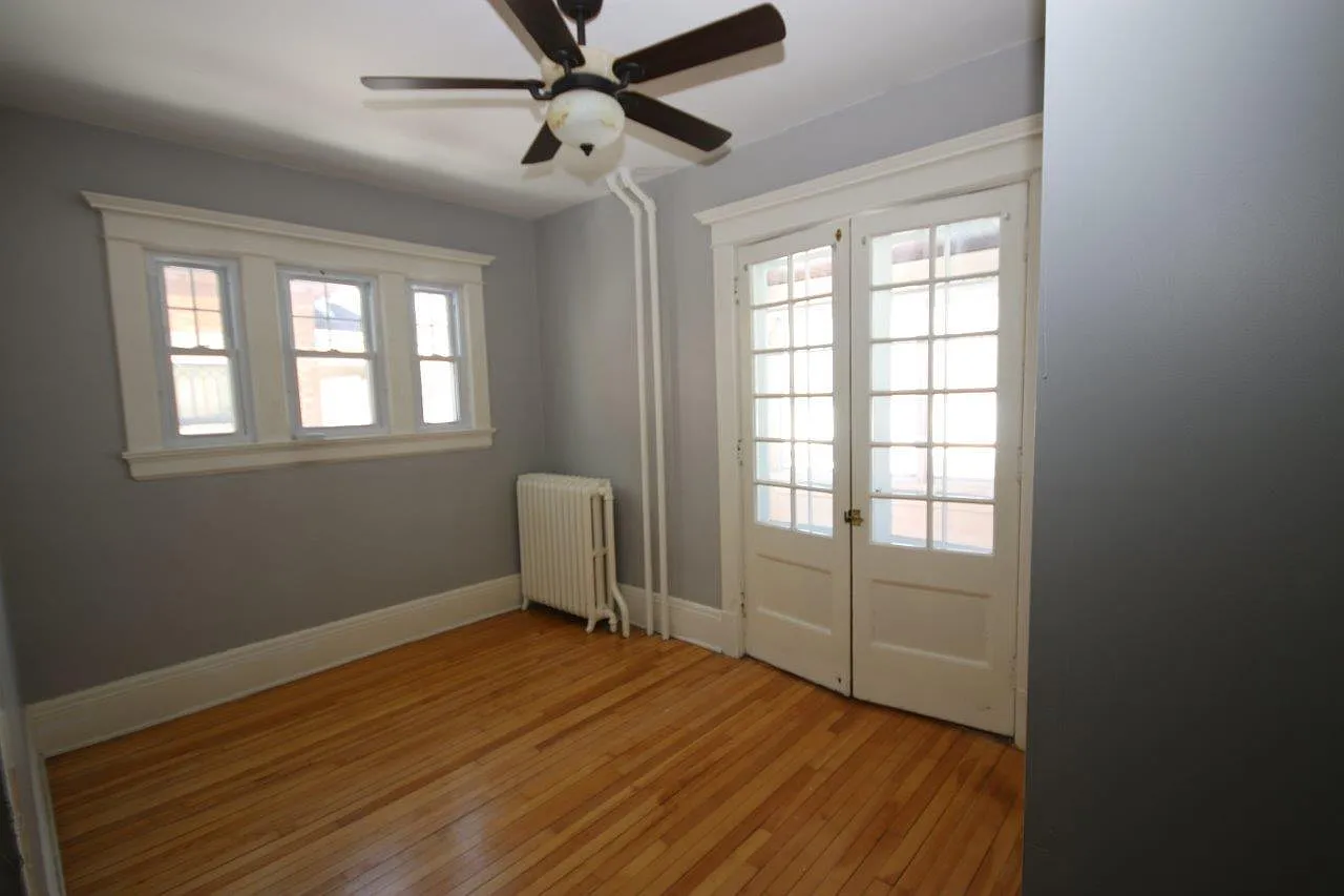 4 bed, 2100 sqft, $2,395 — Photo 4
