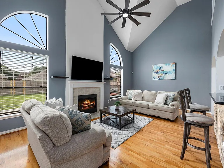 16315 Scotch Hollow Ln — Photo 8