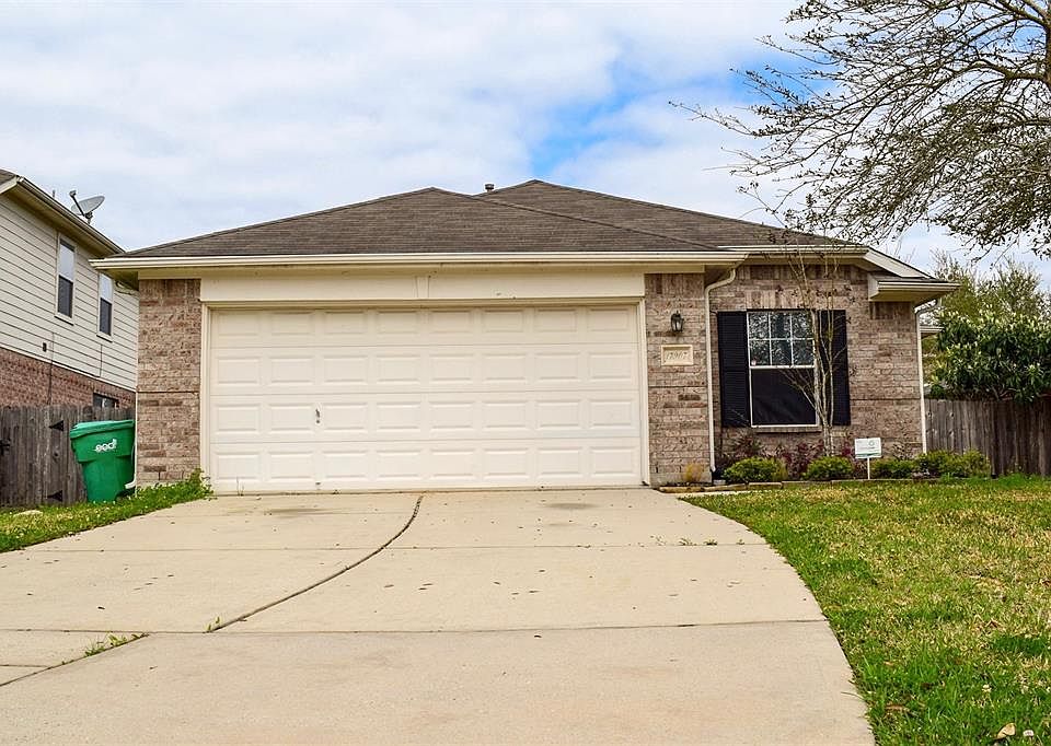 1st image of 17907 Seco Creek Ln