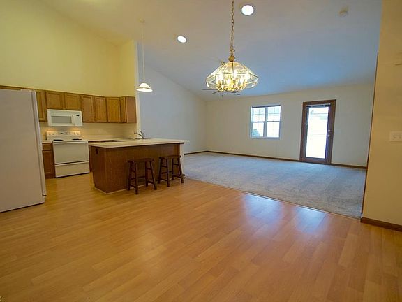 5th image of 6706 Bayside Dr #9
