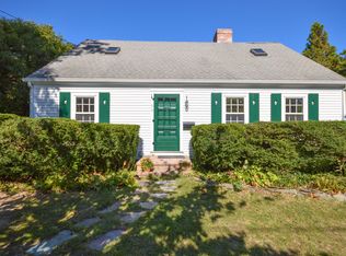 96 Queen St, Falmouth, MA 02540