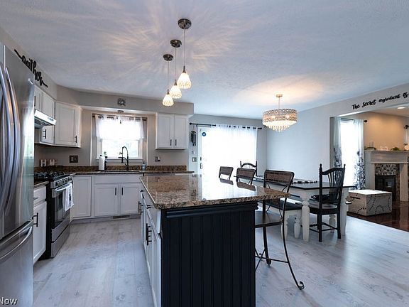 4th image of 8409 Forest View Dr