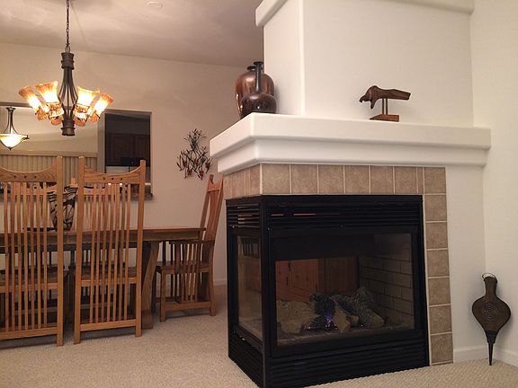 3rd image of 1095 N Claremont Dr