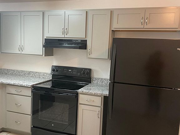 5th image of 244 Orchard St APT 1