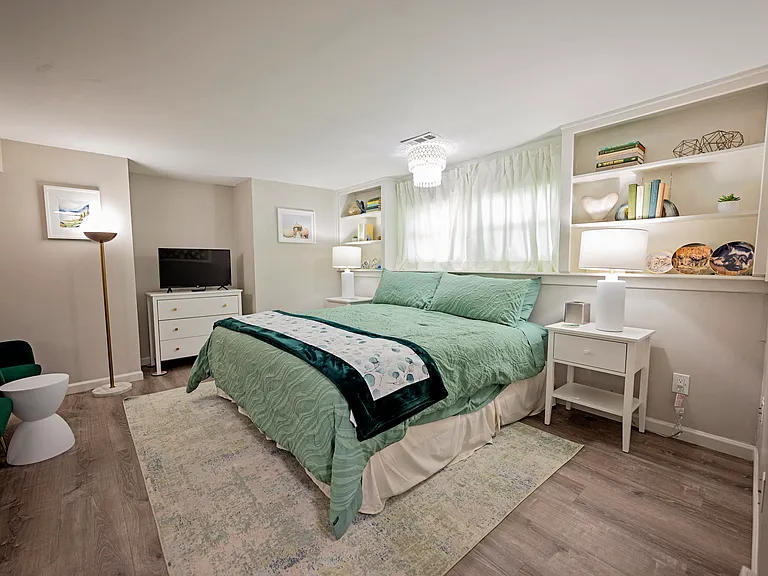 413 SE Lana Ct — Photo 32