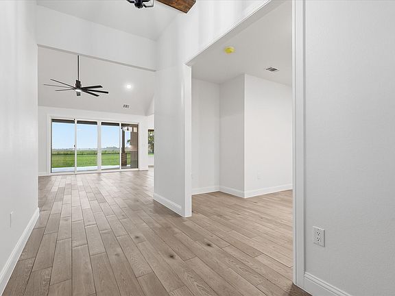 4th image of 8803 Kassandra Dr