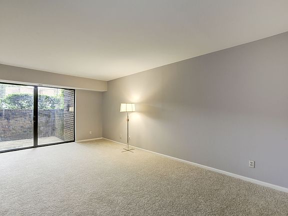 4th image of 4408 Island Pl APT 104