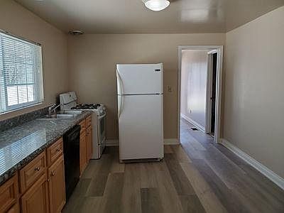 5th image of 190 S Craig Ave #188