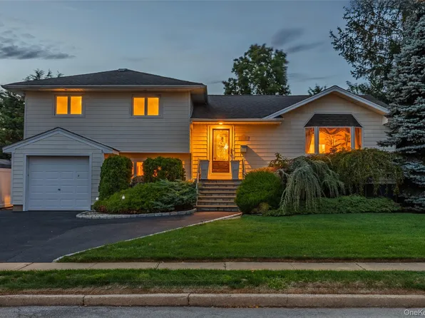 2495 Navy Place, Bellmore, NY 11710