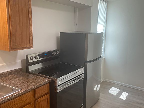 2nd image of 1528 Superior Ave APT 6