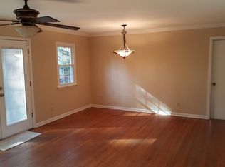 8201 Goldenrod Dr, Greensboro, NC 27455