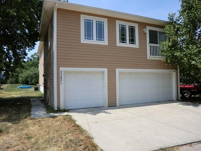 1 Car Garage