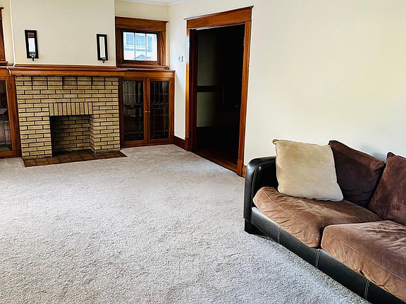 5th image of 301 Highgate Ave Floor 1