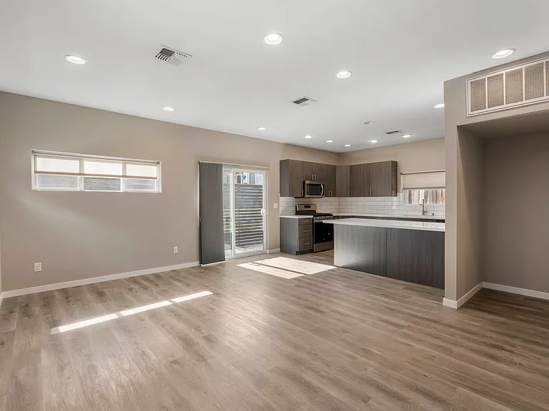 809 Forest St — Photo 20