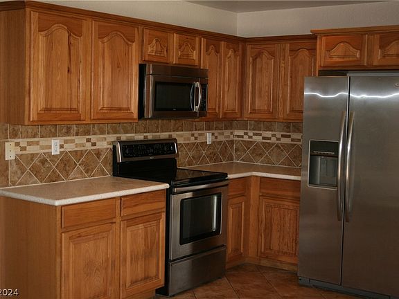 4th image of 1822 Weatherford Way
