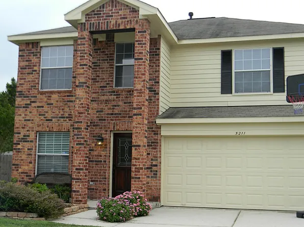 5211 Caraway Lake Dr, Baytown, TX 77521