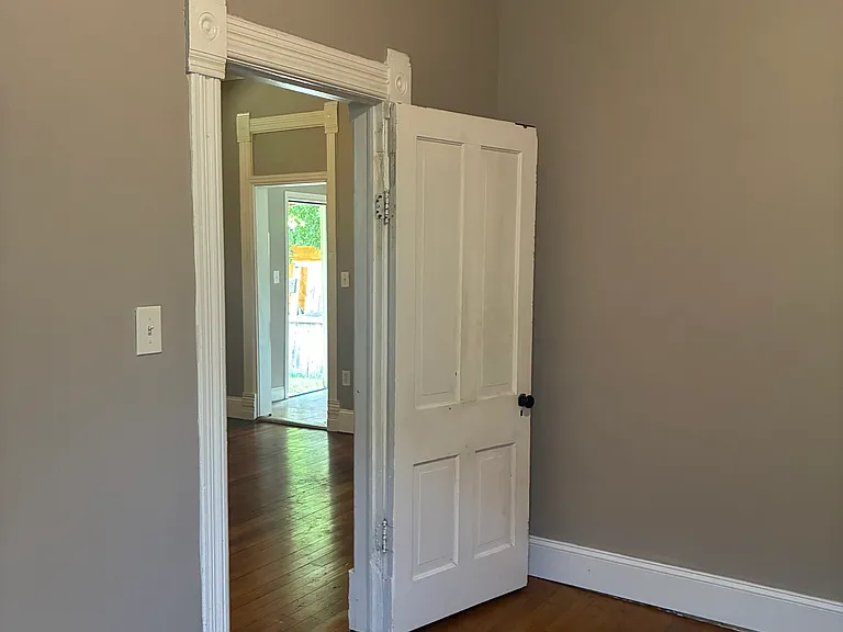 916 Armstrong Ave #1STFLRREAR — Photo 4