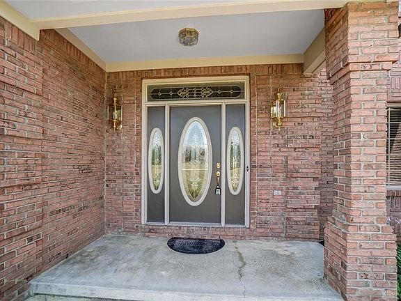 3rd image of 7888 Country View Ln