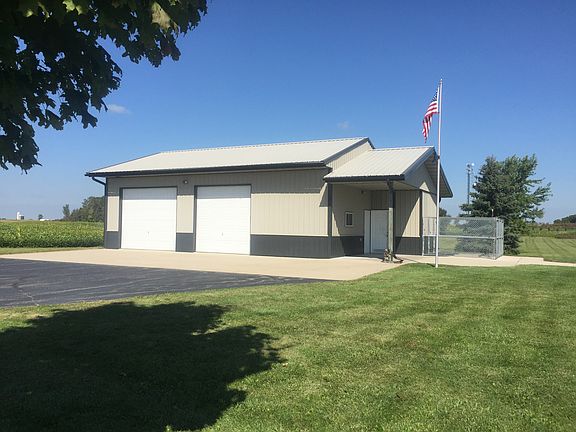 30X40 Shop with 3 kennels