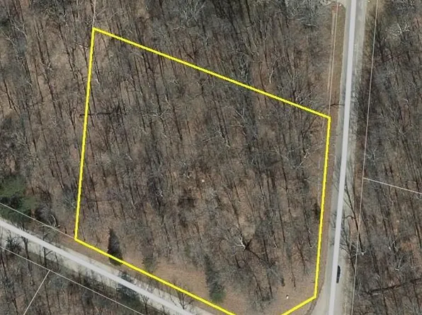 113 The Woods, Bedford, IN 47421