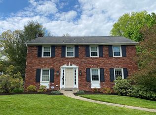110 Oxbridge Dr, Pittsburgh, PA