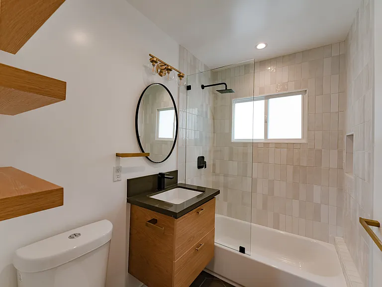 1319 Havenhurst Dr #15 — Photo 7