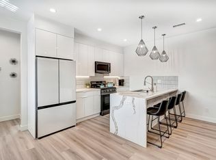 19138 Bassett St, Reseda, CA 91335