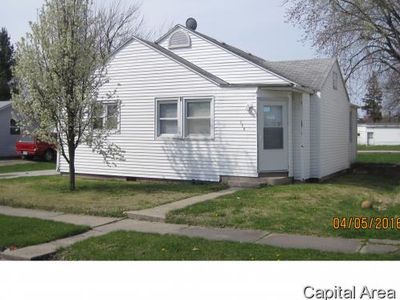 105 W 1st St, Morrisonville, IL, 62546