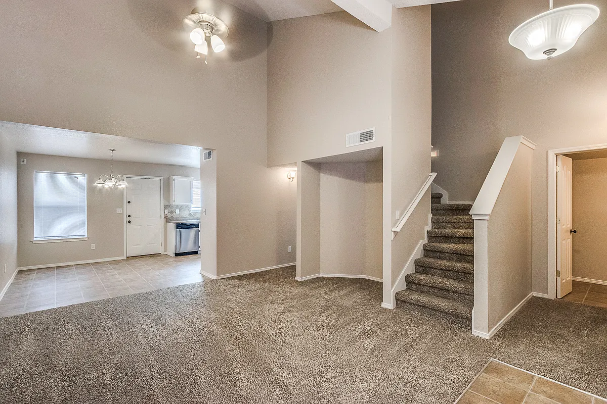 Beautiful, 2 story home with Refrigerated Air in Tierra Del Este for Rent — Photo 4