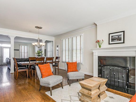 3rd image of 998 Harrison Park Pl