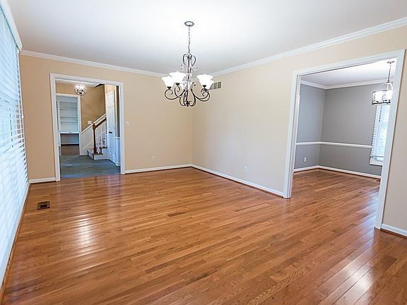 5th image of 9037 Yellowwood Ct