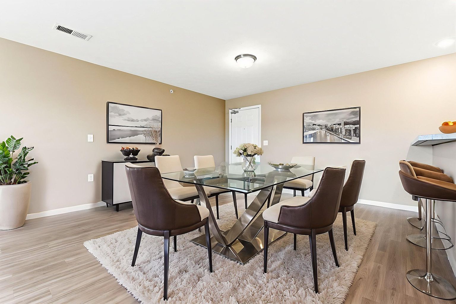 karinn  AMERICANA × L'Appartement Artizan - Oakland, CA Apartments | Realtor.com®