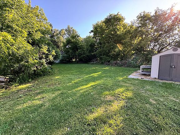 4th image of 3223 Amber Rd