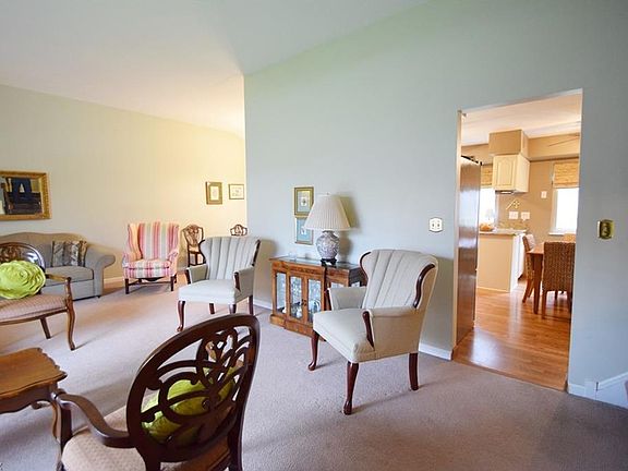 4th image of 26320 Hickory Ln