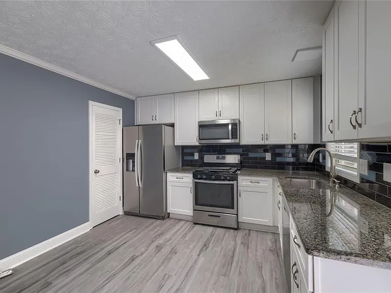 119 Forrest Ave — Photo 5
