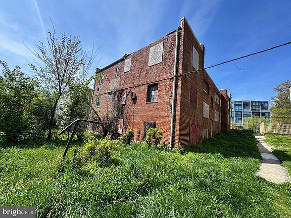 4th image of 4236 6th St SE