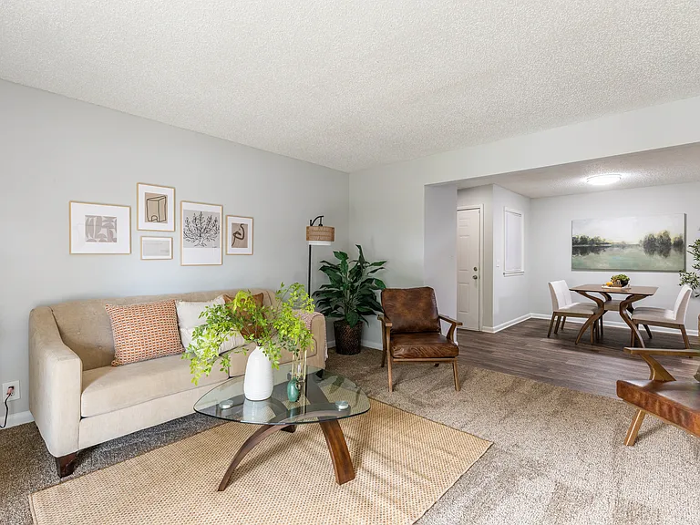 Summerfield Place — Photo 3