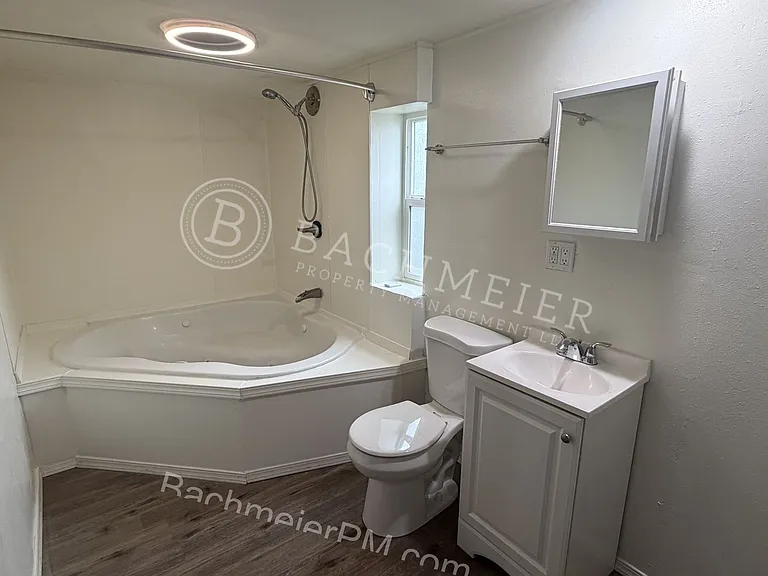 515 SW 14th St — Photo 13